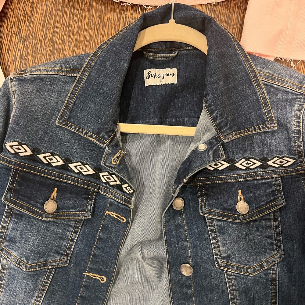 Stylish Jacket Collection - Various Colors - Picture 2 of 4